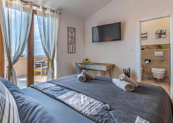 Amica By Guide וודניאן